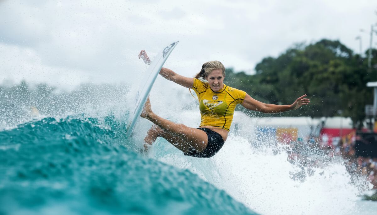 La leyenda Stephanie Gilmore regresa por la corona mundial