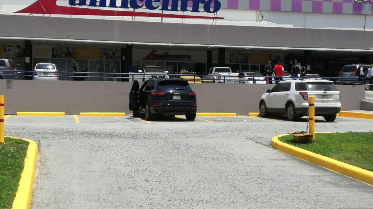 UN MUERTO Y UN HERIDO.Todo ocurrió en los estacionamientos de Plaza Centennial 