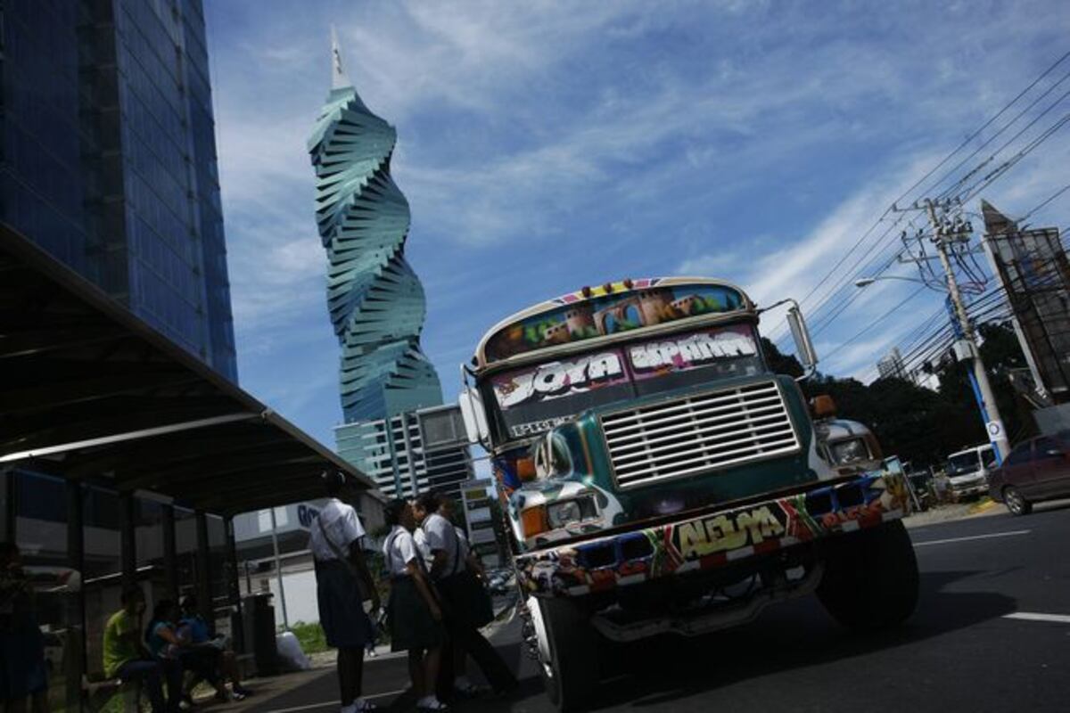 ¿Buseros de diablos rojos cobran pasaje completo a estudiantes rehabilitantes?