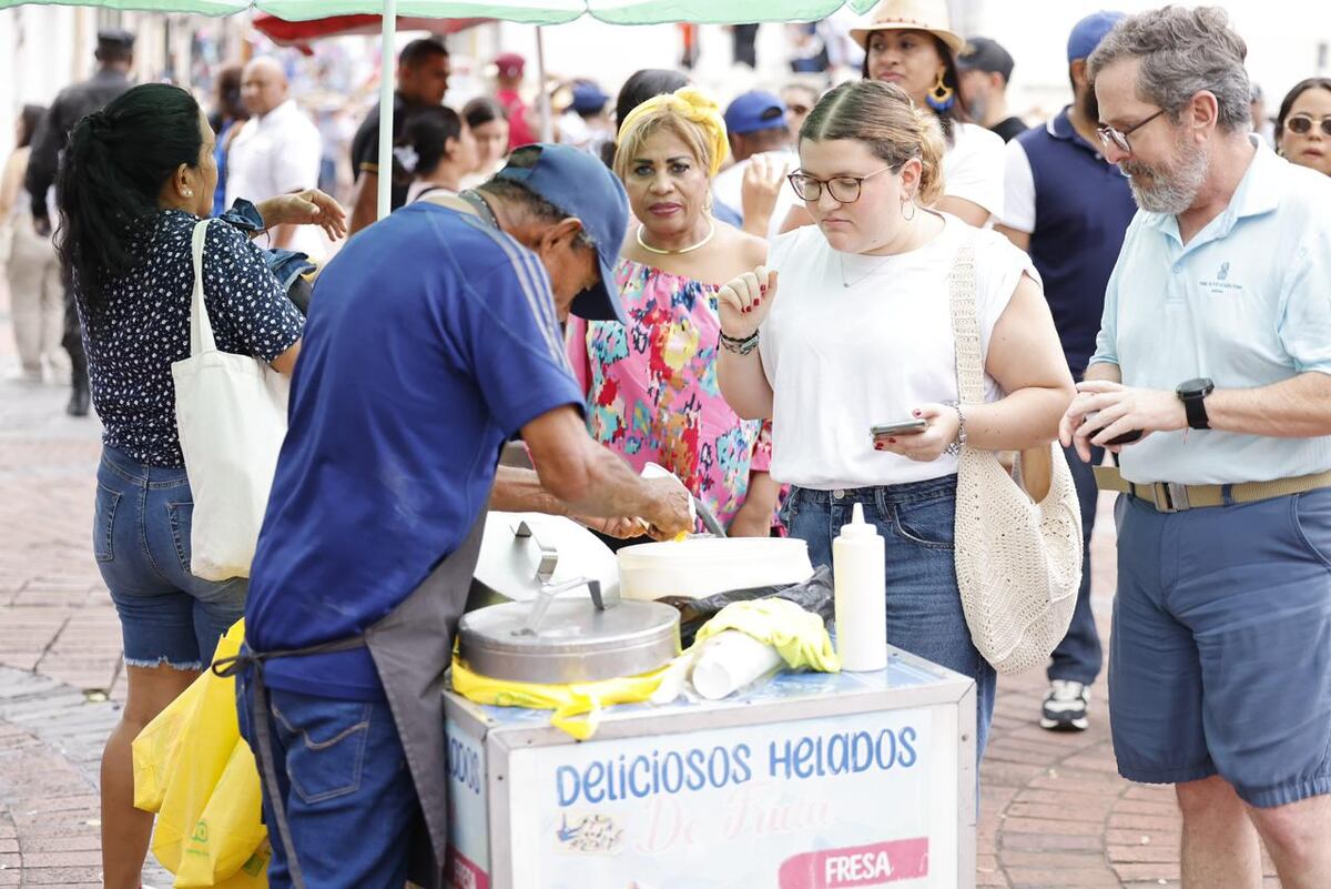 Casco Antiguo vibró con domingo cultural lleno de música