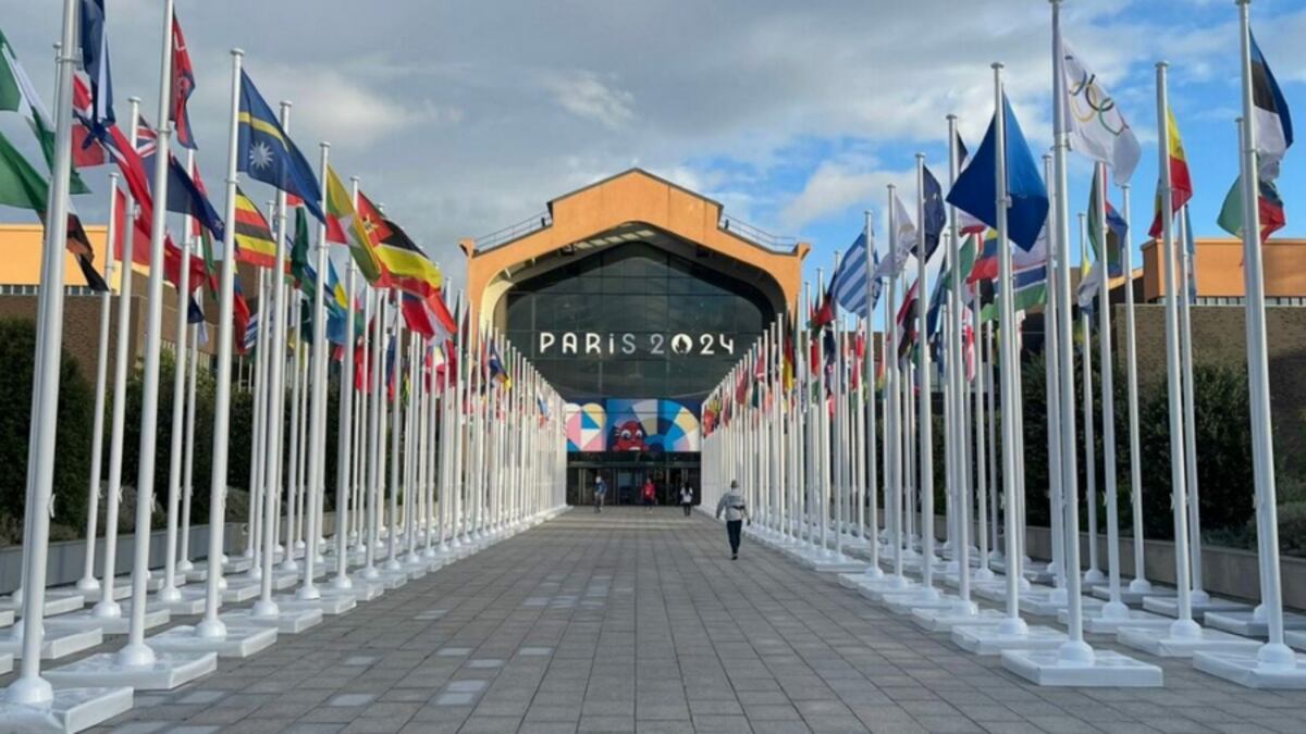 Desastre en la Villa Olímpica: Atletas molestos por racionamiento en la comida