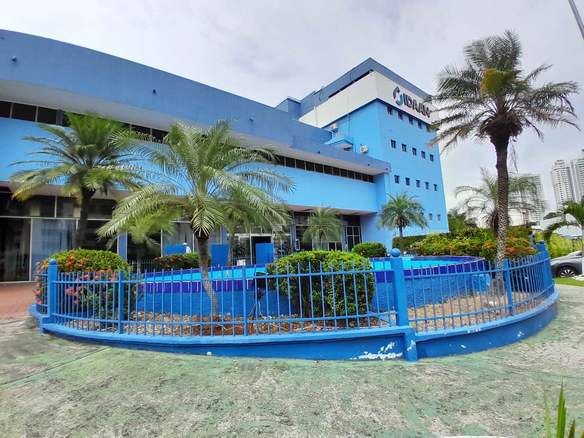 Fiscales Anticorrupción inspeccionan el IDAAN por contrato millonario bajo la lupa