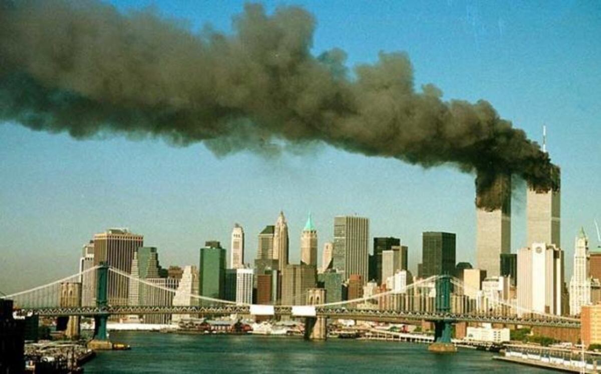 Mujer contrató para su boda al mismo fotógrafo que la captó en atentado 11-S