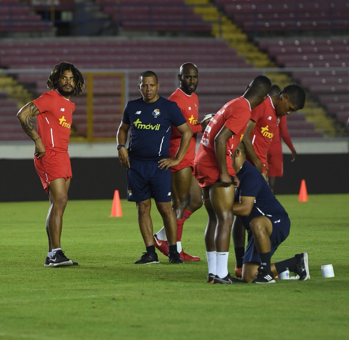 Román Torres se reincorpora a la Selección e inaugura academia de fútbol