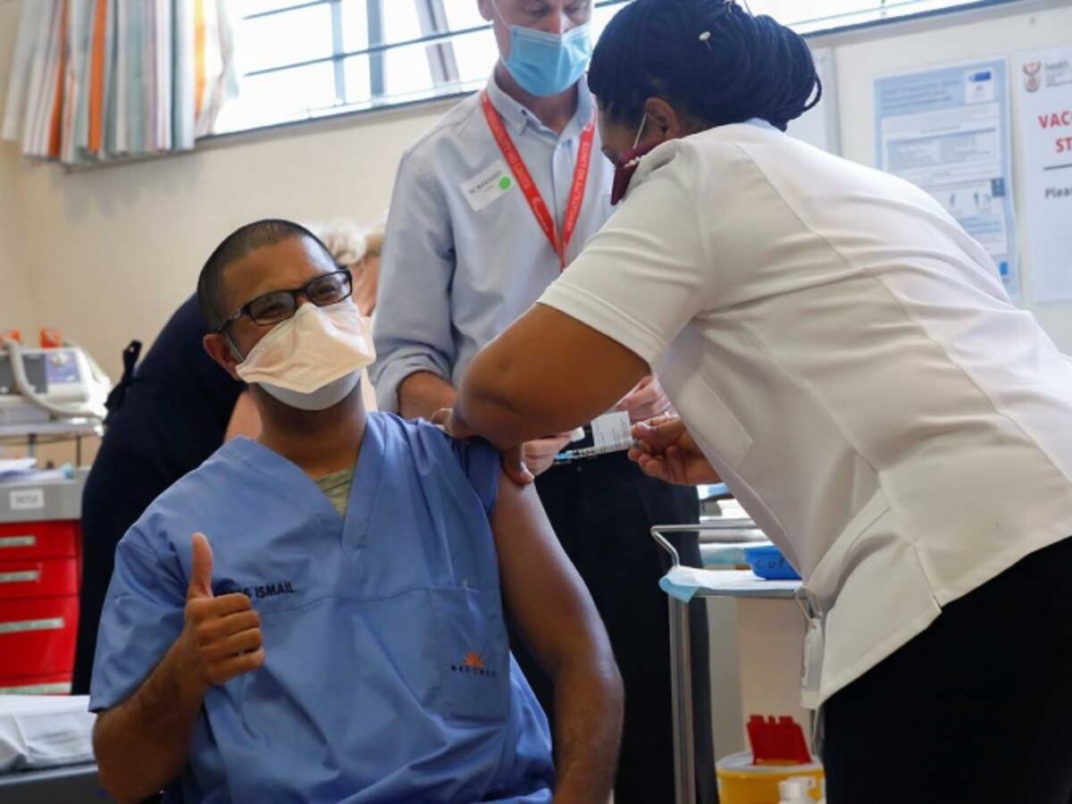 Vacunas para variante sudafricana podrían proteger contra múltiples cepas