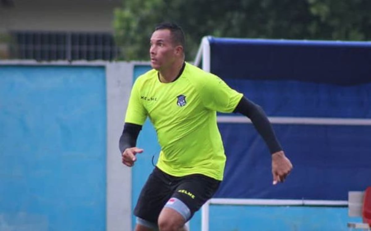 Blas Pérez viaja a Jamaica y podría hacer su debut