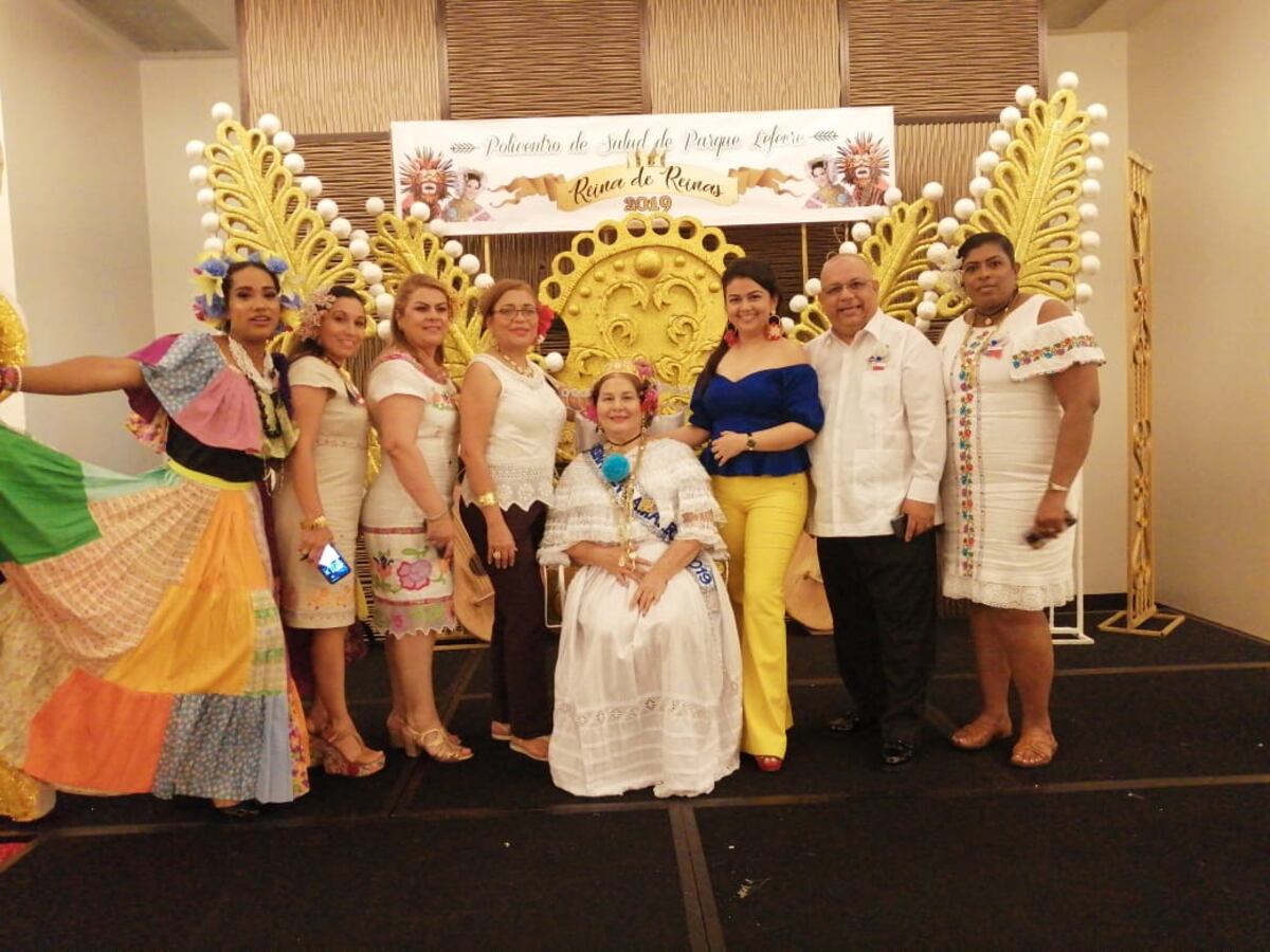 Nuevo Amanecer. Eligen a reinas de la Semana del Adulto Mayor