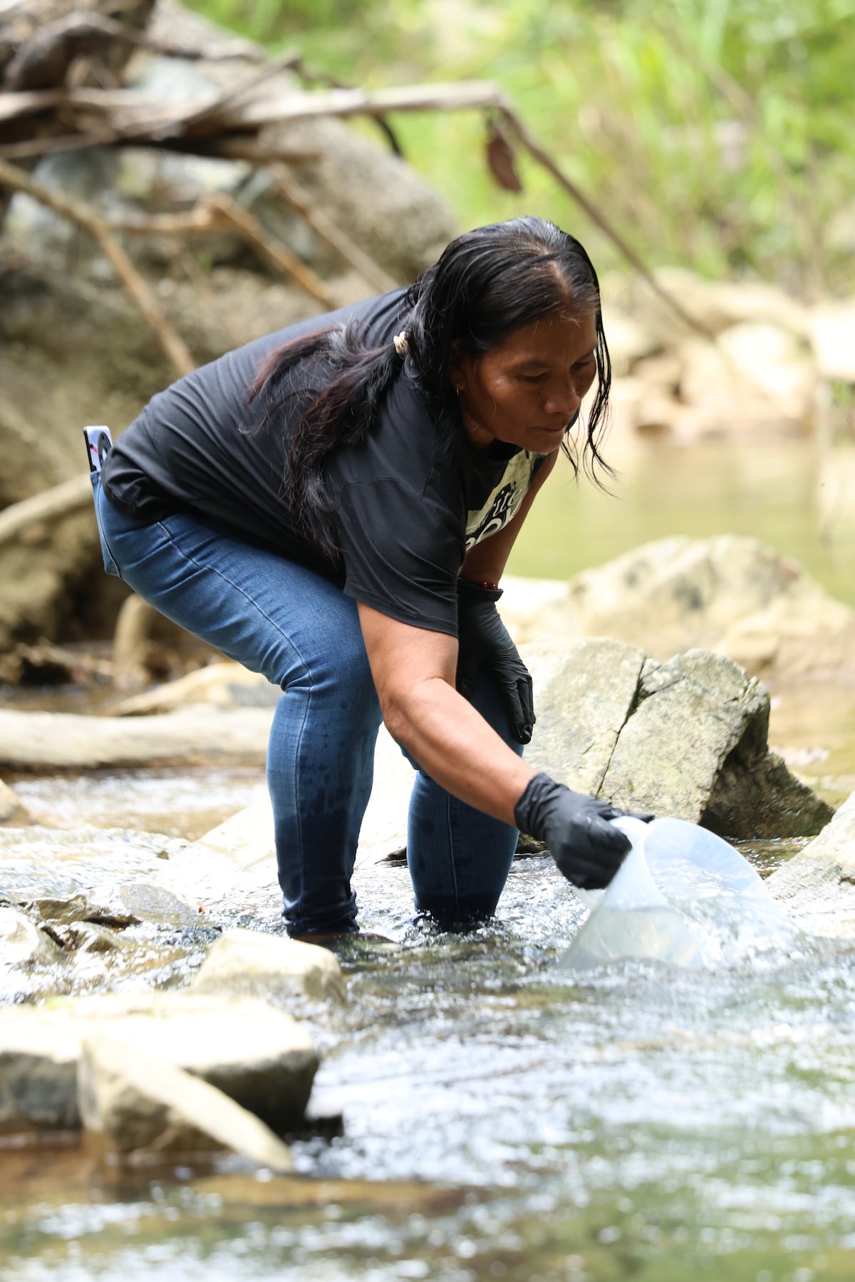Comunidades cercanas a la mina se unen para monitorear sus ríos con ‘Guardianes del Agua y la Biodiversidad’