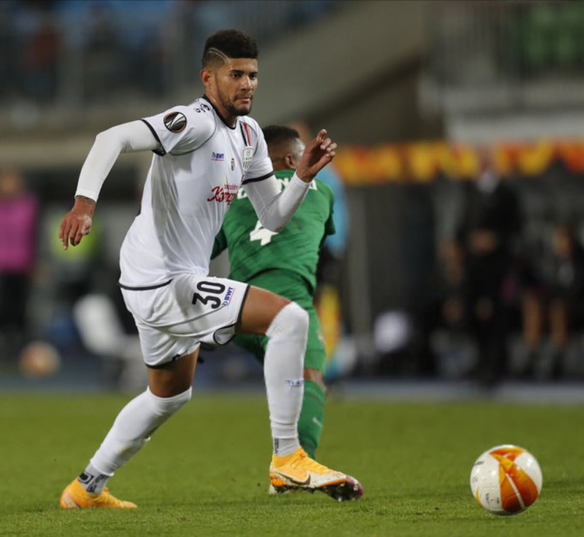 El Lask Linz gana y empata en el primer lugar con Tottenham Hotspur