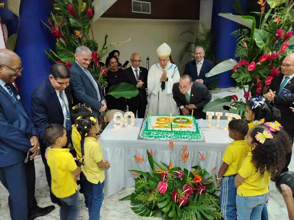 Happy birthday Universidad de Panamá celebra 90 años con misa y compromiso educativo