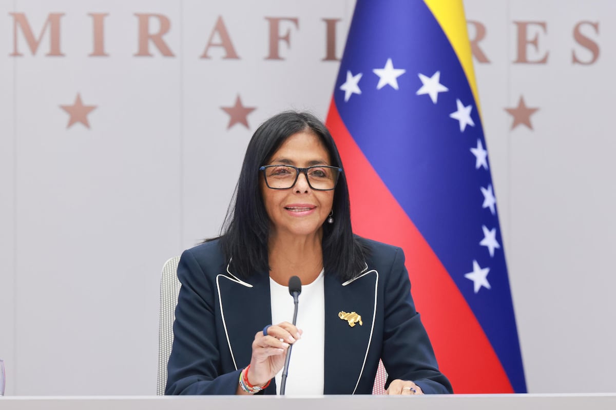Delcy Rodríguez llega a Países Bajos para defender reclamo venezolano sobre el Esequibo ante la CIJ