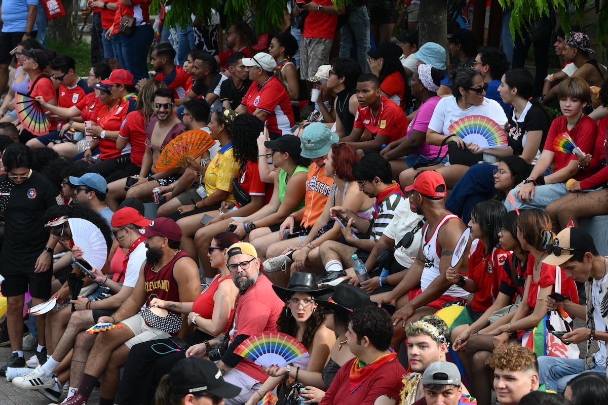 Panamá Pride celebra su décimo aniversario en medio del partido entre Panamá e Inglaterra y Miah Catalina la rompe con un guiño al equipo panameño +Fotos