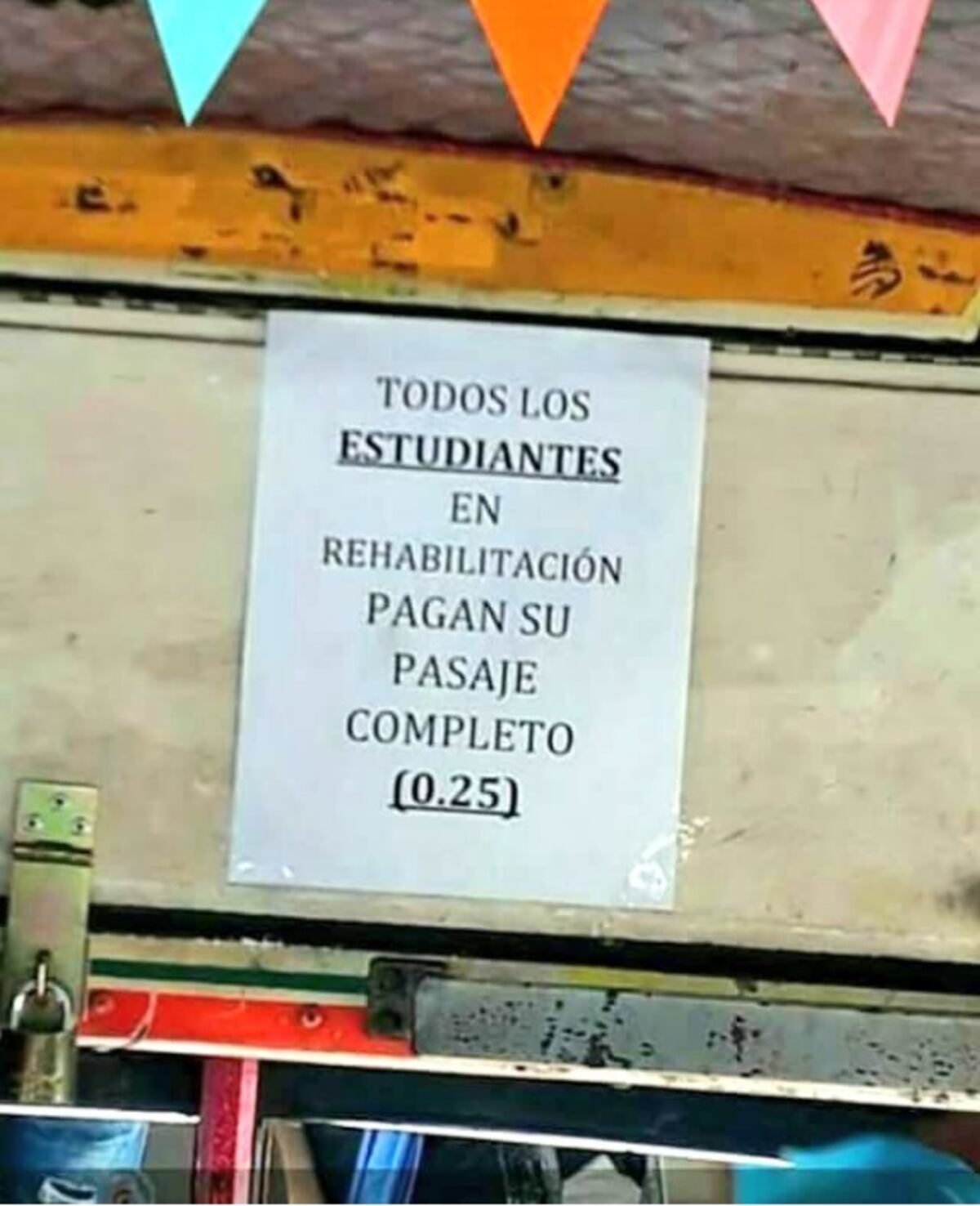 ¿Buseros de diablos rojos cobran pasaje completo a estudiantes rehabilitantes?