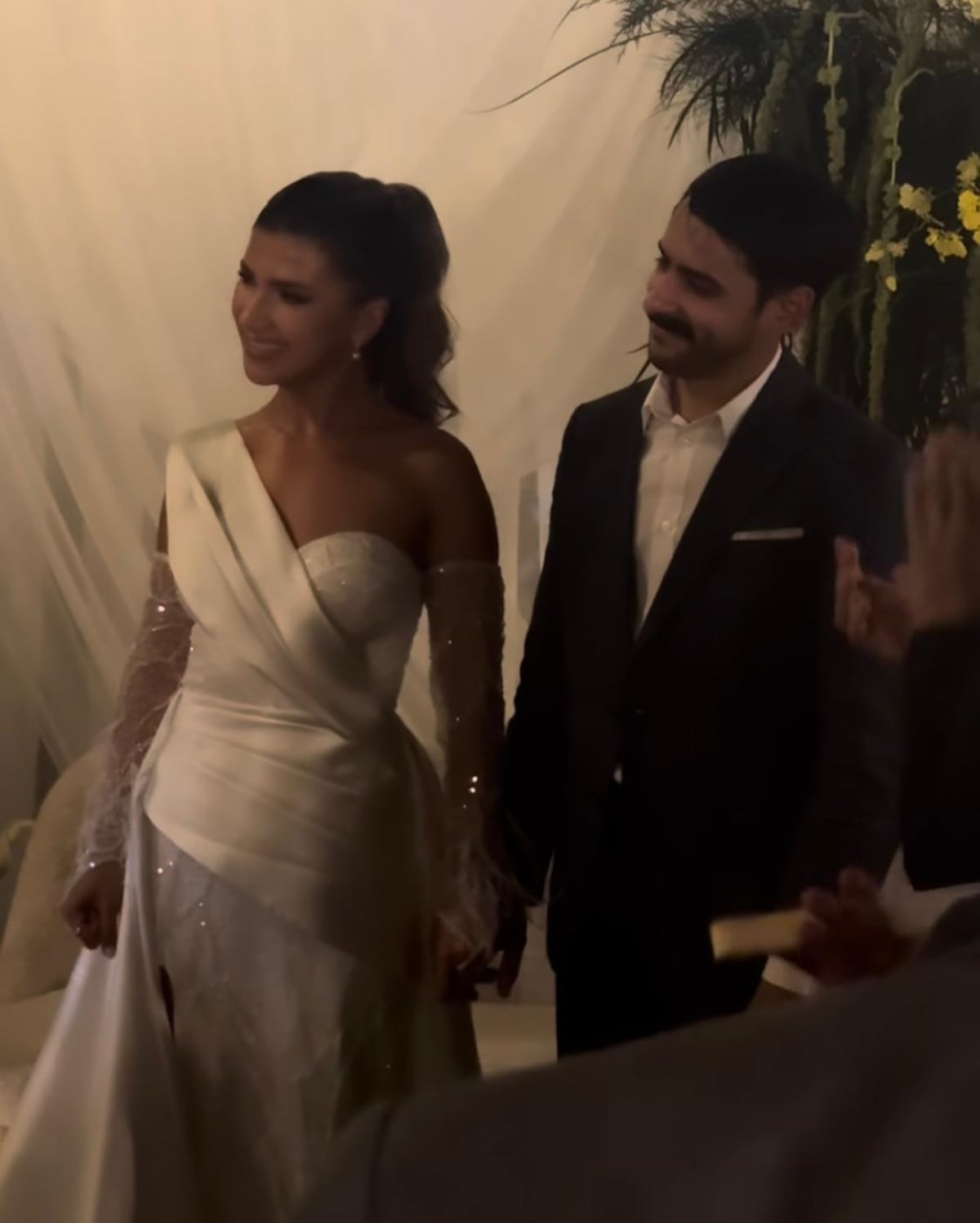 ¡Ya son marido y mujer! Valeria Rettally y Monchi sellan su amor en una boda llena de ternura