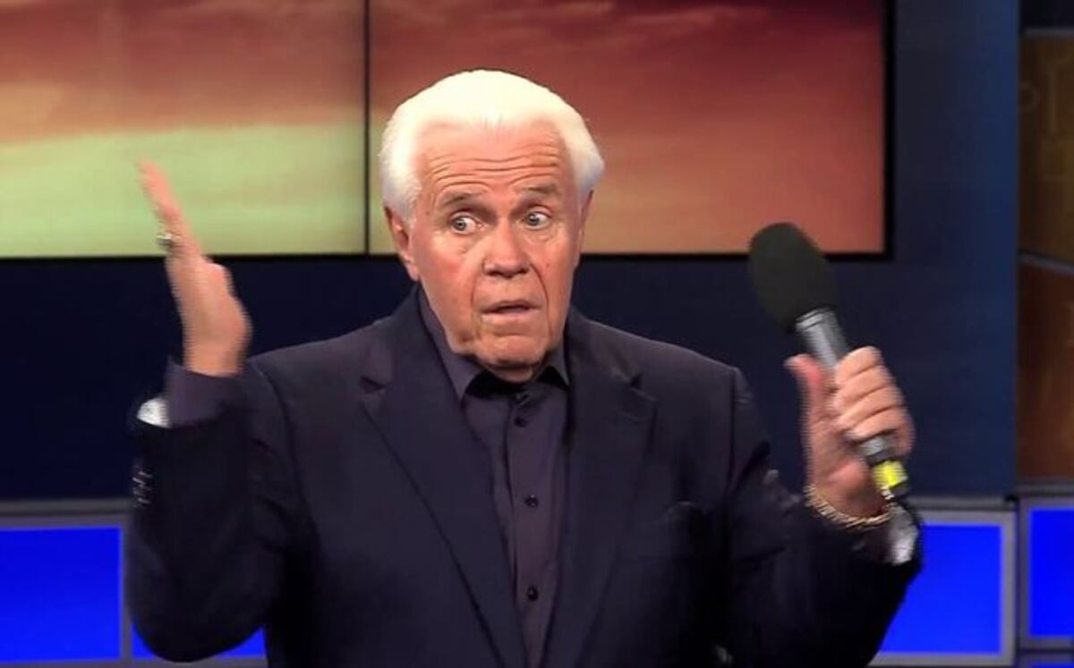 'Si Jesucristo volviera, no iría en burro'. Este pastor quiere un avión privado