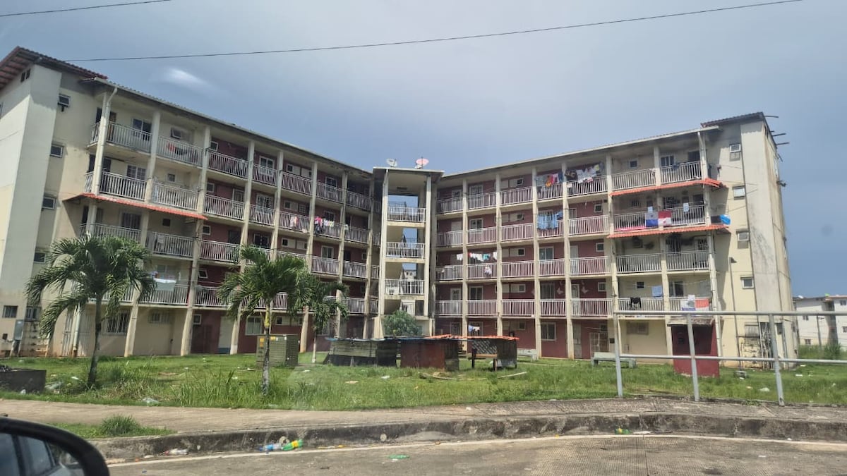 Pasajero muere y taxista queda herido en ataque en Altos de Los Lagos