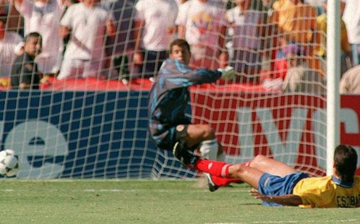 Muerte de Escobar, el futbolista asesinado por hacer un autogol en un mundial 