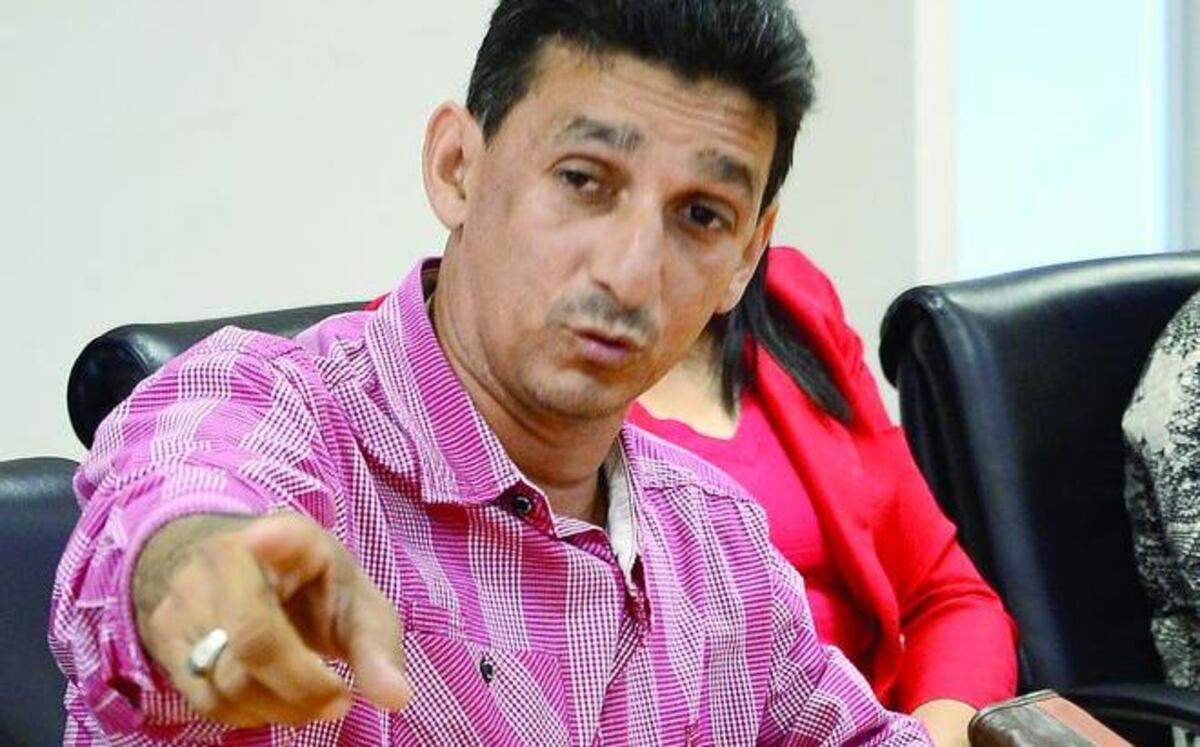 PLEQUE PLEQUE. Le ponen '0' de calificación alcalde tableño y se embellaca