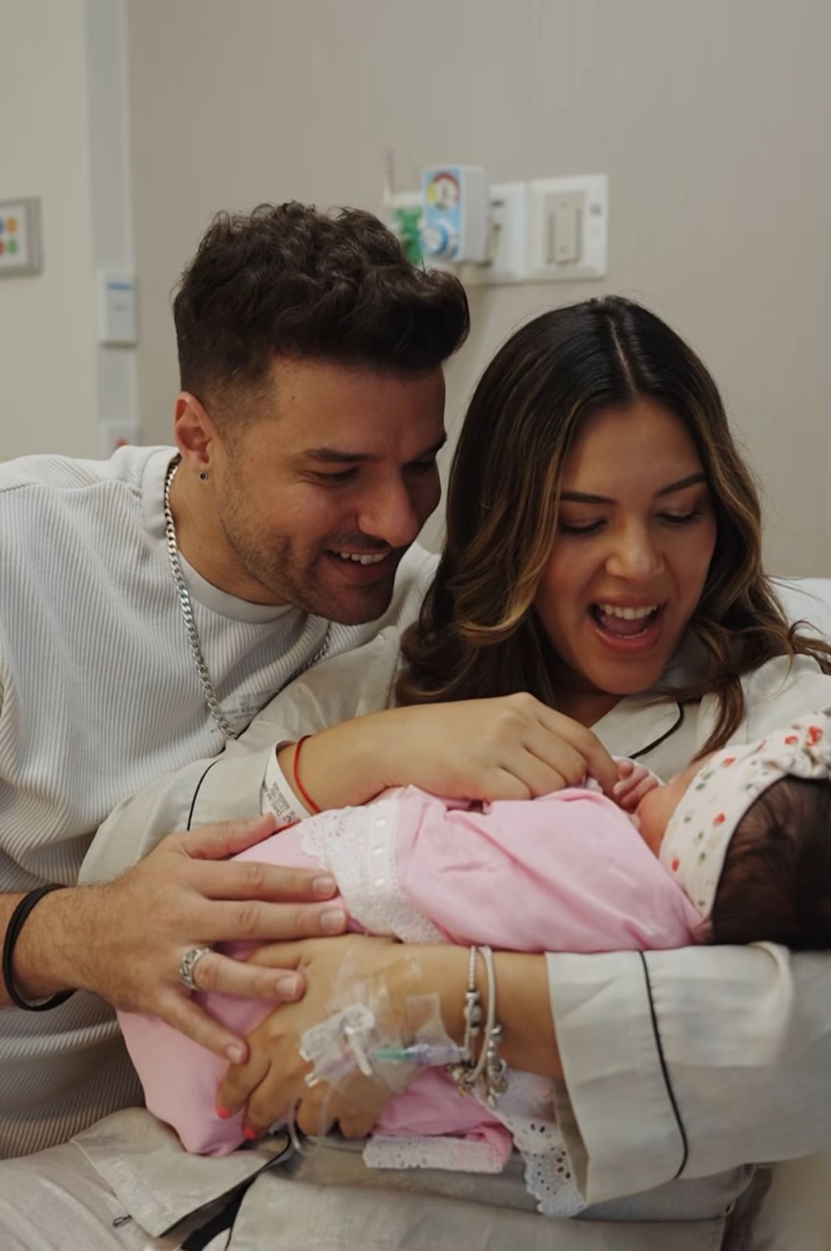 ‘Bienvenida, Olivia’, así anuncian Carolina Castillo y Pablo Brunstein la llegada de su hija