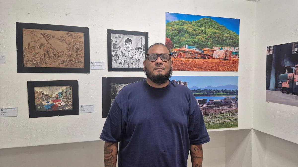 Jóvenes de la UP analizan invasión de EE.UU. a Panamá través del arte y la memoria