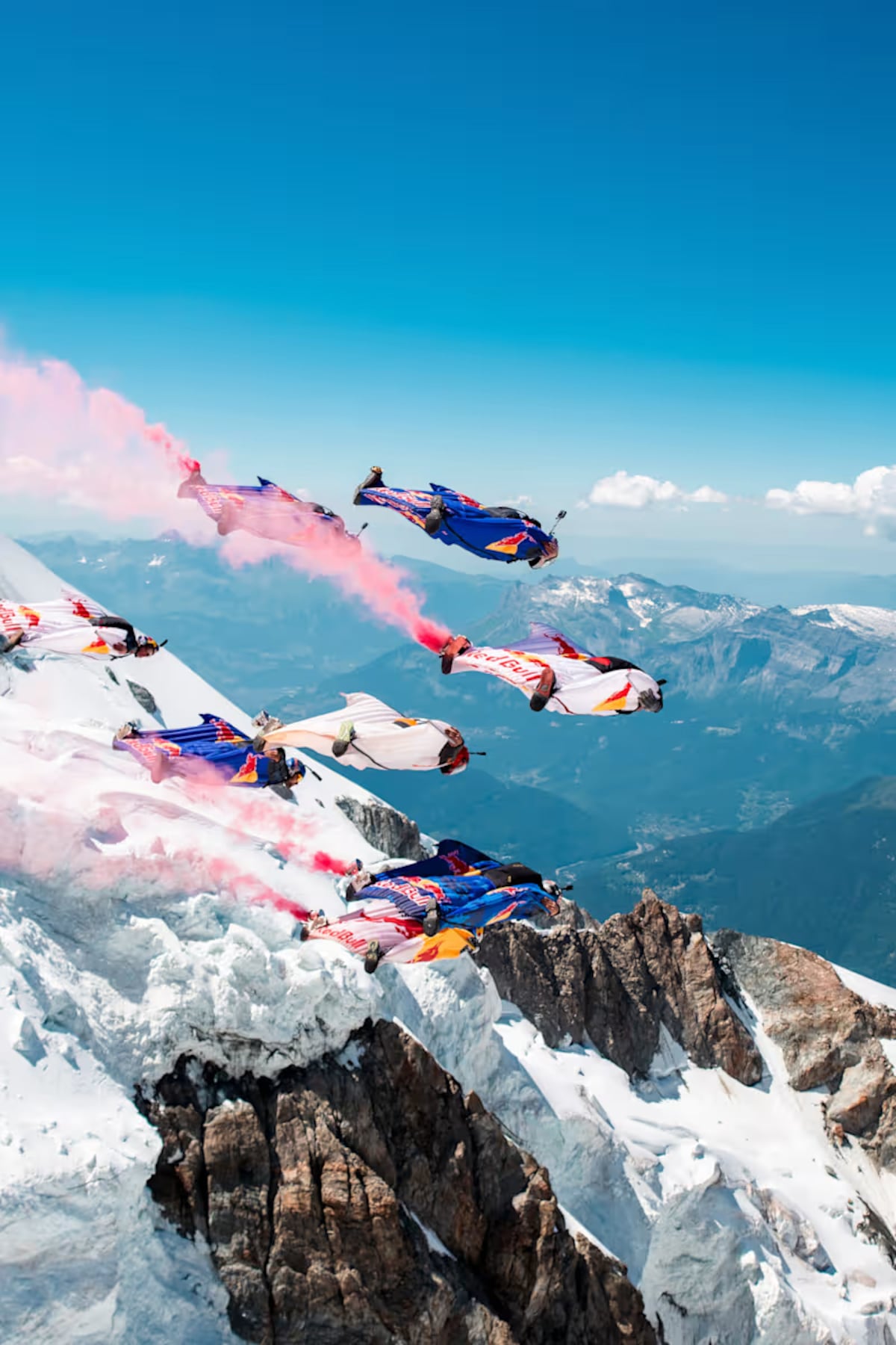 Récord sobre el Mont Blanc con ocho pilotos wingsuit