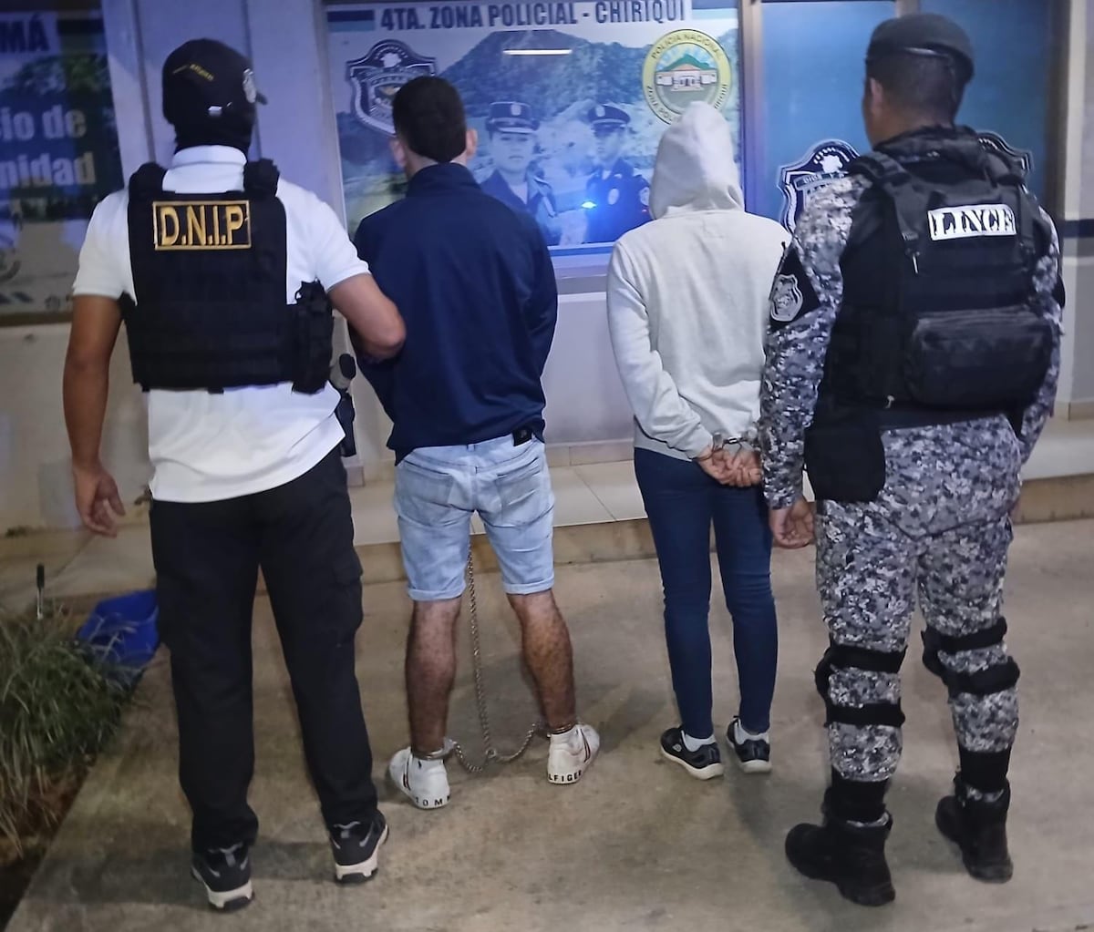 Acaban fiesta de gallos: Gallera clandestina deja armas y droga al descubierto en Chiriquí