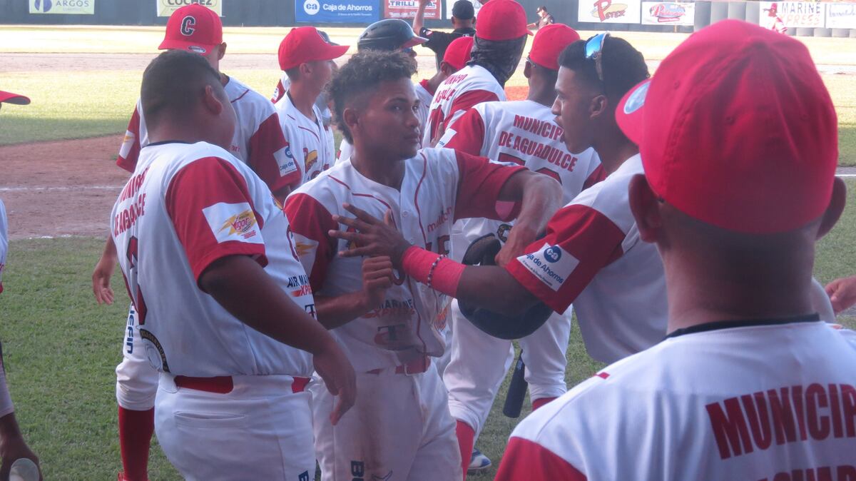 Coclé busca rematar esta noche a Chiriquí en Penonomé