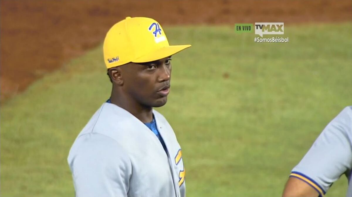 ¡QUÉ SUSTO! Jugador de Herrera se desploma en partido con Bocas del Toro