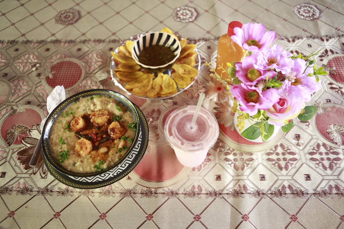 Voltaje puro. El guacho que sube la temperatura en Colón: Fonda María llega con sabor a mar y corazón  a Fonda Vs Fonda