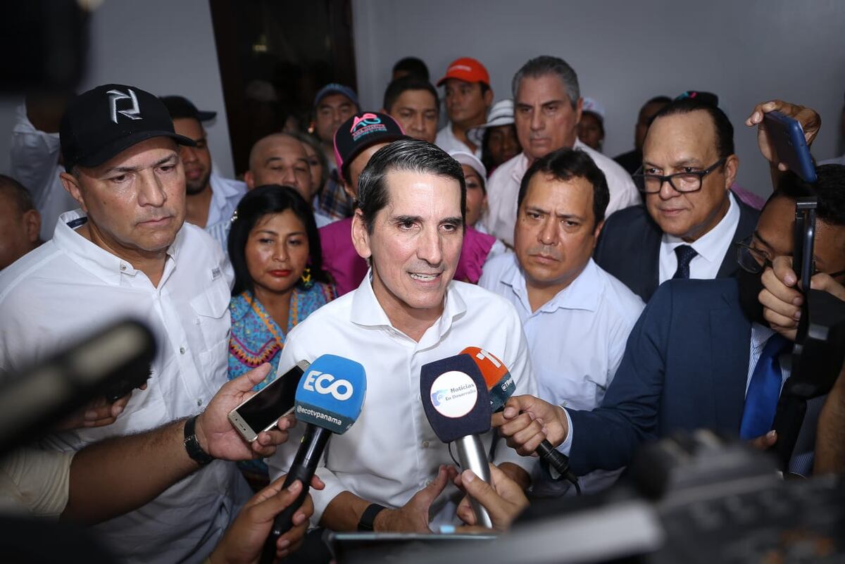 ‘Robó pero hizo’. Ajo. Rómulo dijo que él si está seguro que lo que quiere Martinelli, no es lo que él quiere para el país. Video