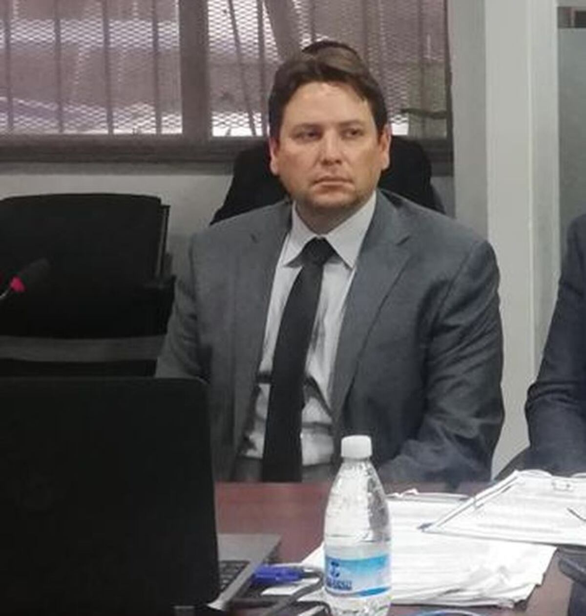 Director del IDAAN causa revuelo, 'prendido en llamas'. Video