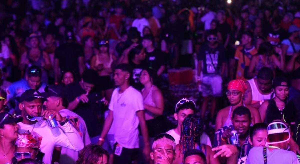 El ‘West’ prende la fiesta con culecos de día y noche