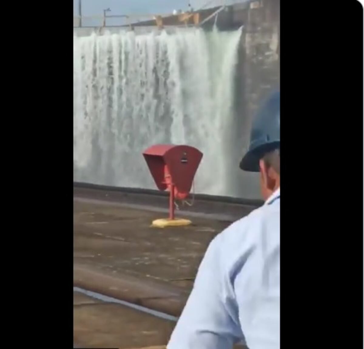 Canal de Panamá confirma que hubo un desbordamiento en las esclusas de Gatún. Video