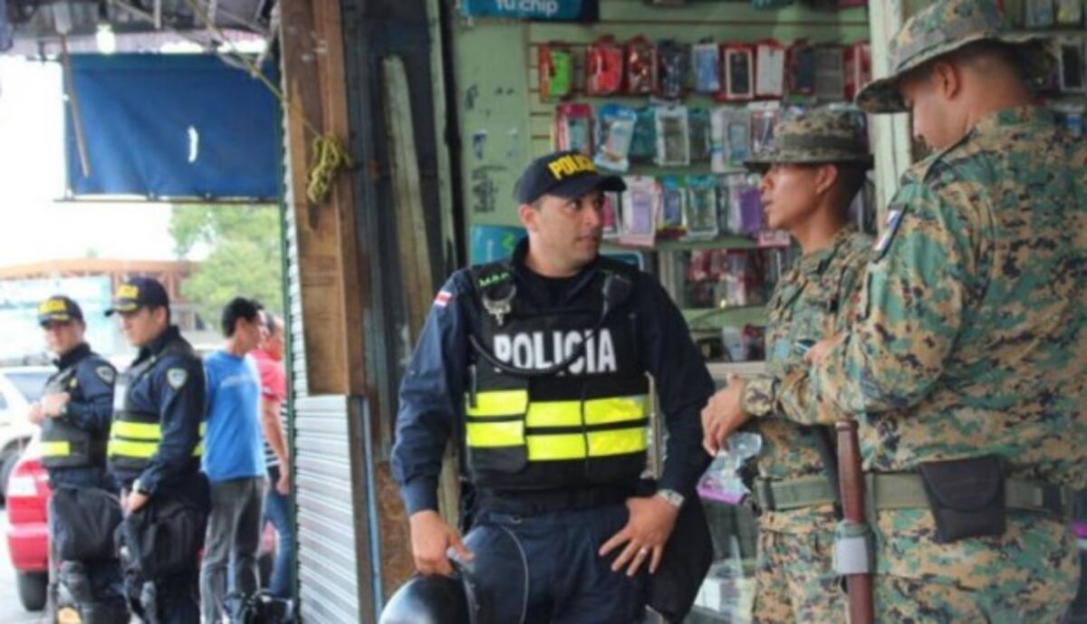 Violaban a sus hijas para producir videos pornográficos con ellas 