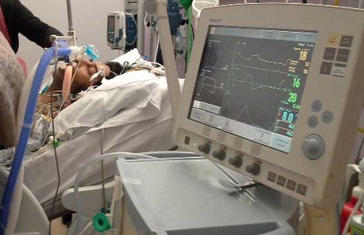 Actor británico murió por 7 minutos y vio el más allá, ahora lo pinta