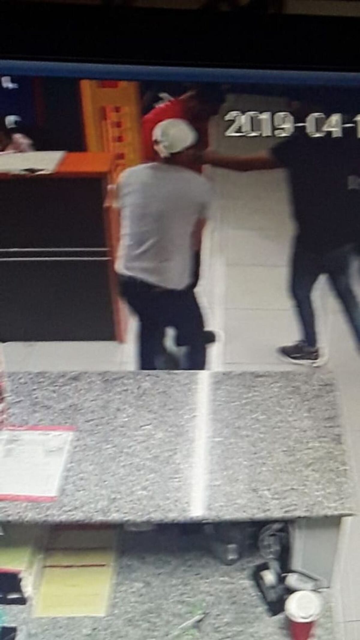 Asaltan local de Calle 50. Todo queda grabado. Video