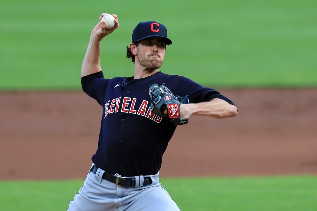 Bieber arrasa en el Cy Young de la Liga Americana; Bauer lo gana en la Liga Nacional