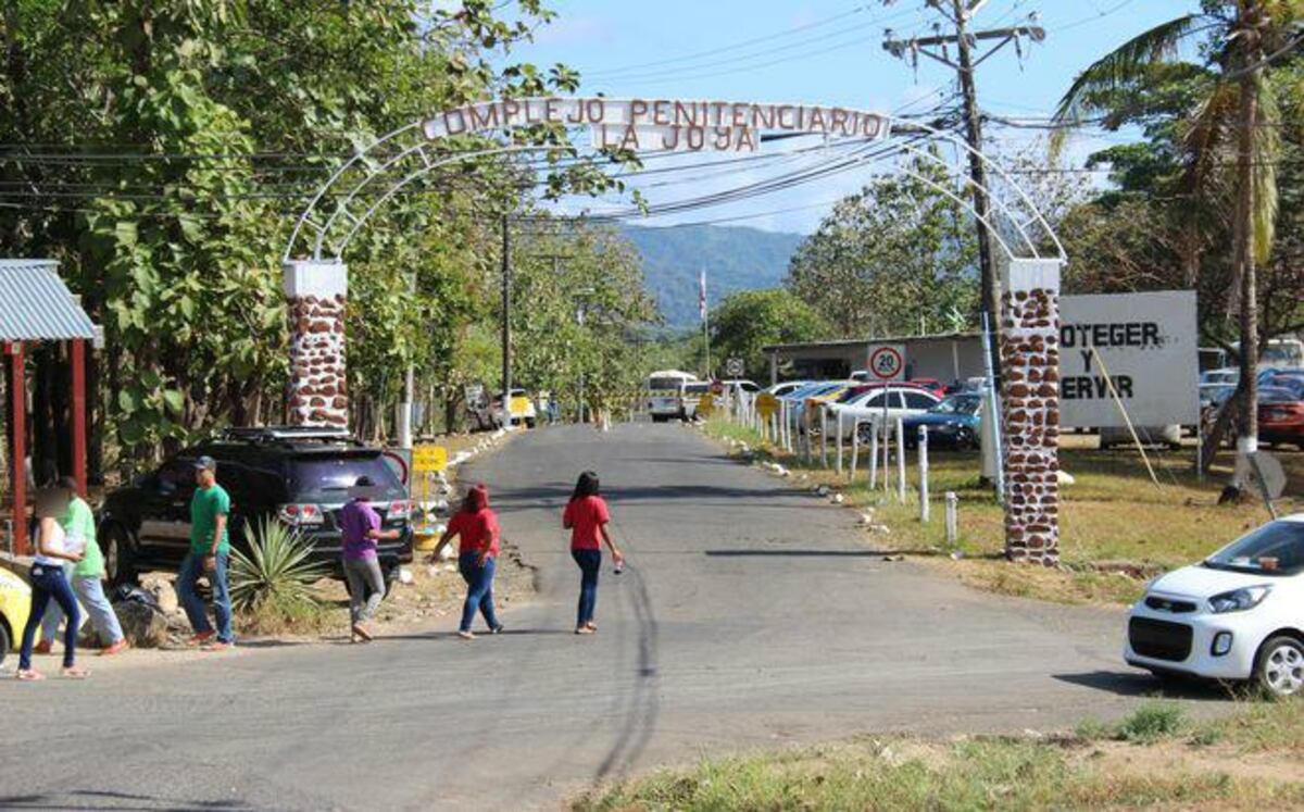 ‘Ponchera sexual’ en La Joyita. Dos menores y una colombiana detenidas 