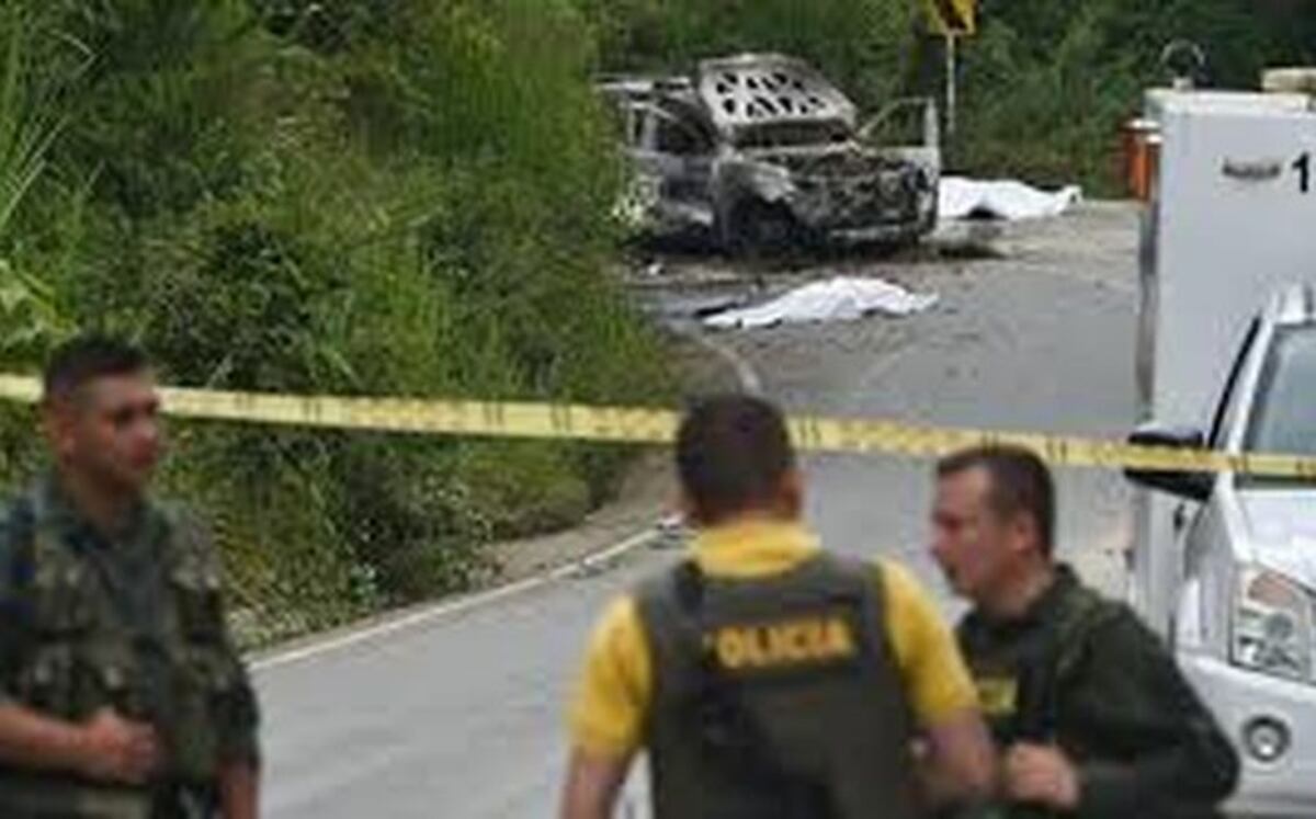 ¡ATAQUE EXPLOSIVOS! Mueren dos policías en Colombia 