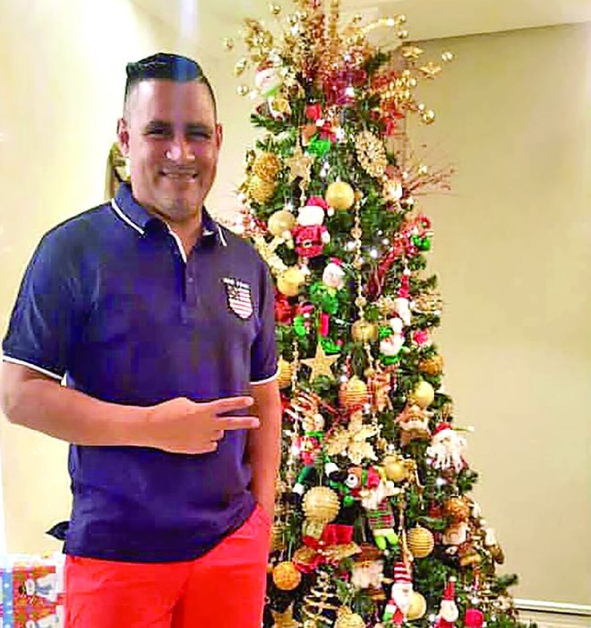 ¡TODO POR SU PUPILA! 'Nayo' se arrebata por trato a la cantante 'Anyuri' 