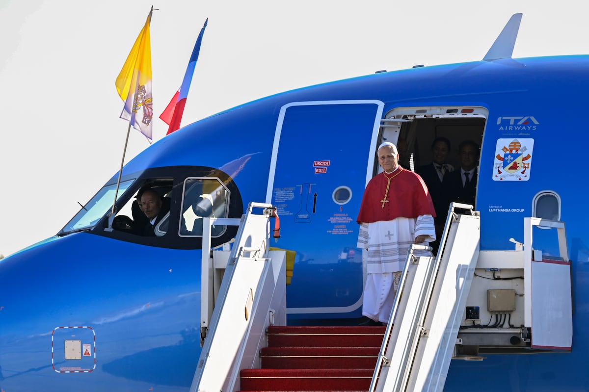 700 mil personas arropan al papa León XIV en el corazón de París