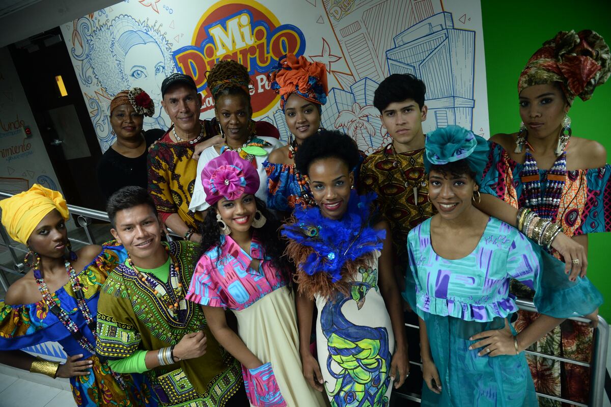 Moda afro en homenaje al mes de la etnia negra