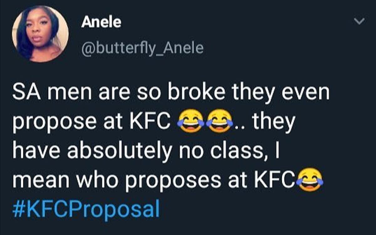 Hombre ofrece matrimonio en un KFC, recibe ofensas por ‘no tener clase’ y luego recibe una bendición