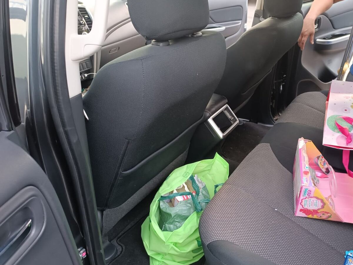 Llevaba mucha plata en el asiento trasero del auto, más de $60 mil en billetes de a $20 y de $100. Lo pillan