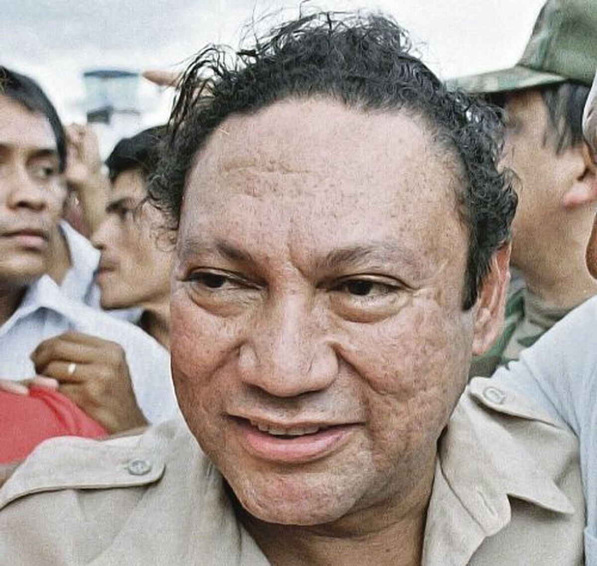Noriega fue abandonado a muy temprana edad por su madre