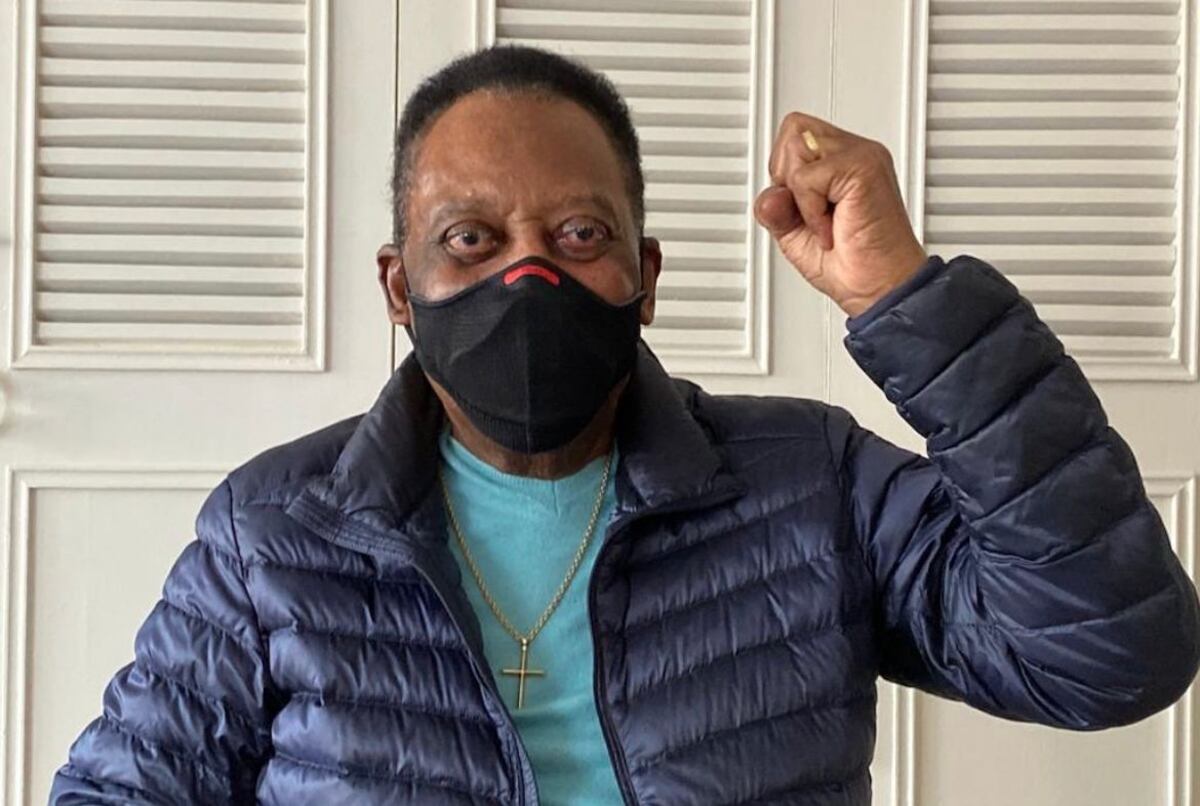 O Rei no se rinde. Pelé recibe el alta médica tras recuperarse de una infección urinaria