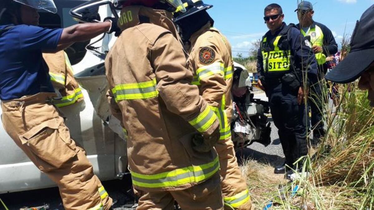 ¡AY, DIOS! Bus con devotos de Atalaya impacta de frente+FOTOS