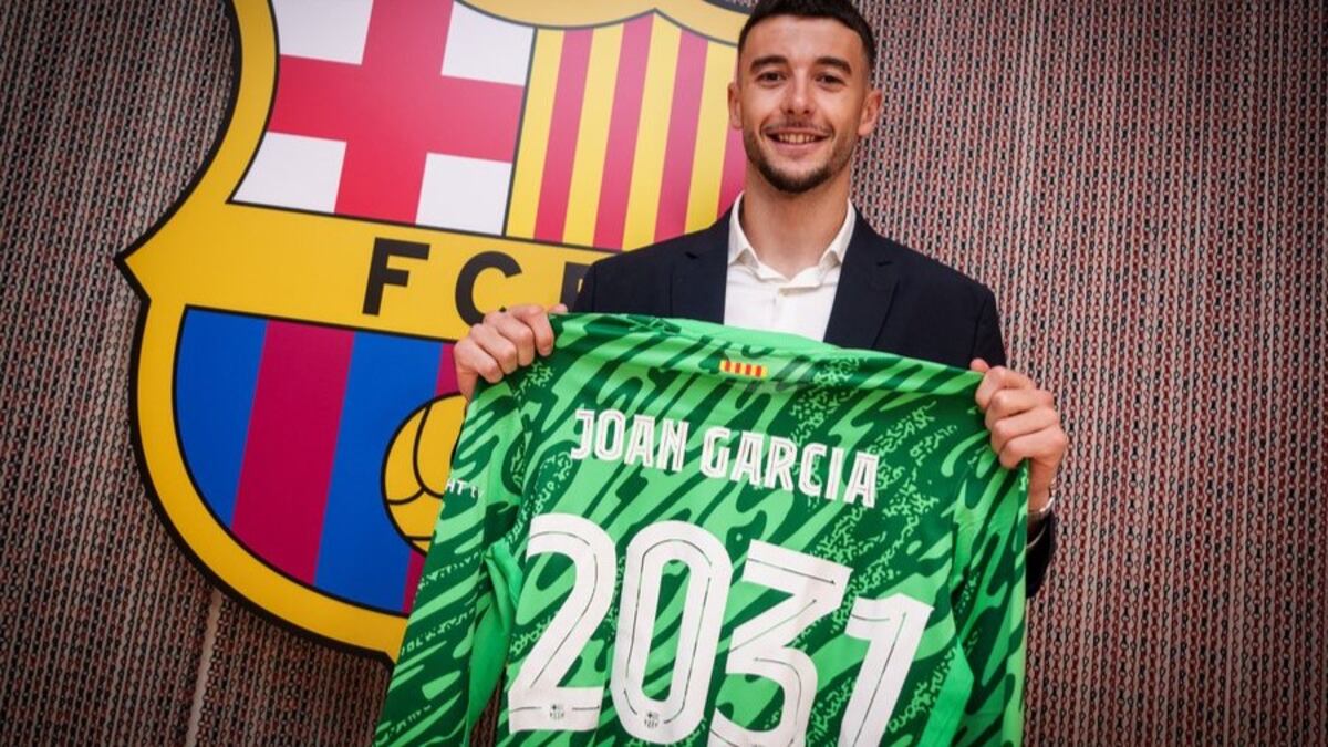 Nuevo guardián azulgrana: Joan García oficializa su contrato con el Barça por seis años
