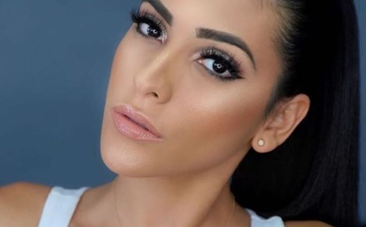  Menores piden fotos atrevidas, triple 'x' a Jacky Guzmán.Ella se emberraca