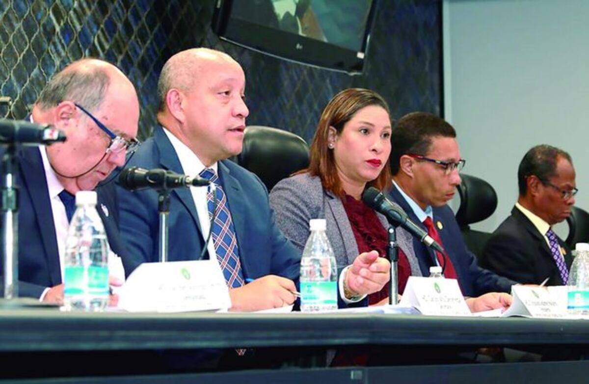 Diputados tienen miedo de discutir tema sobre educación sexual